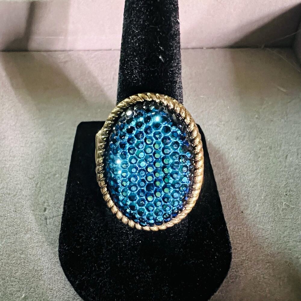 Vintage Gold Tone Blue Oval Crystal Pavé Dome Stretchy Cocktail Ring Band Size 7